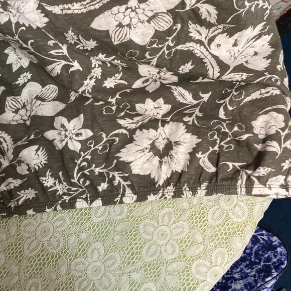 Sonoma Green and White Life Style XL Tunic Top Tie Front with Elastic Bottom - Picture 7 of 7